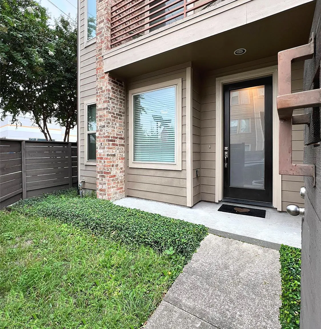 3 bed, 3.5 bath, 1920 sqft, $2,800 — Photo 4
