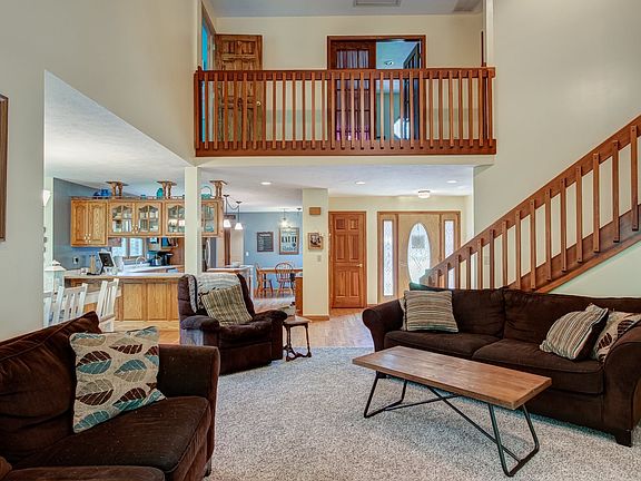 Great room with High Ceilings