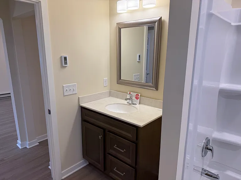 135 E Ross St #2F — Photo 2