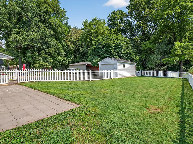 244 Sumner Blvd — Photo 24