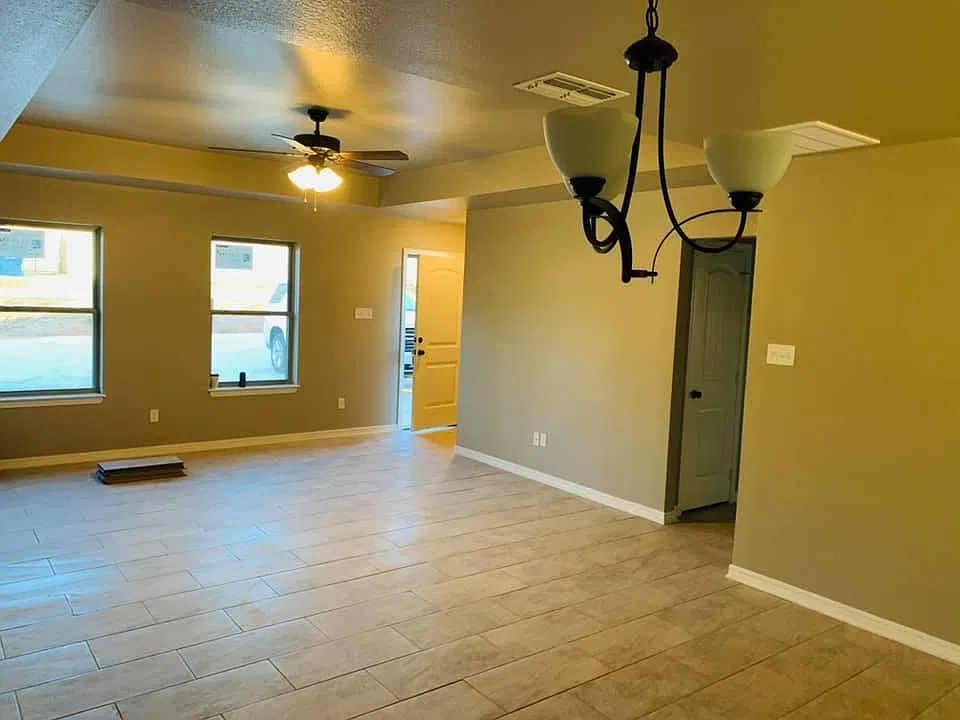 3 bed, 1300 sqft, $1,595 — Photo 4