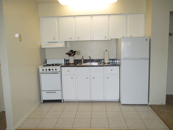 4th image of 21 Hasbrouck Dr APT A