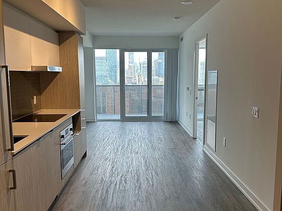 4th image of 55 Cooper Ln #1802