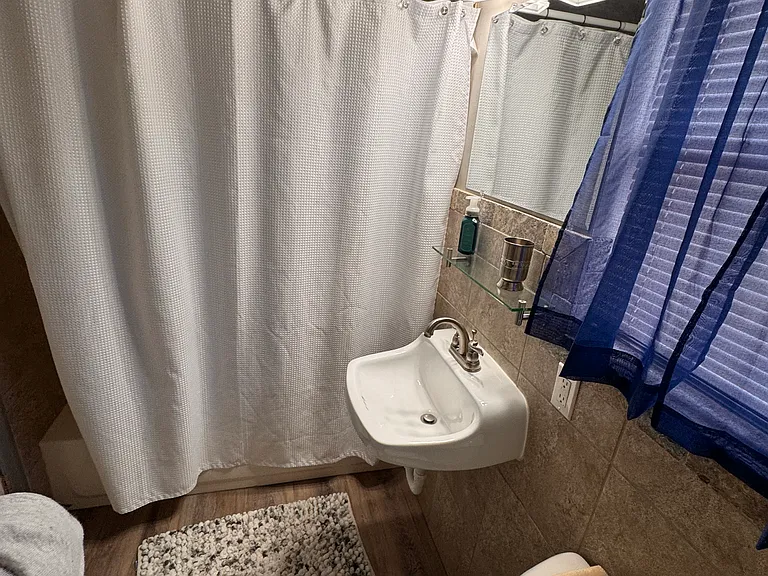 1207 W Gore Blvd #6 — Photo 8