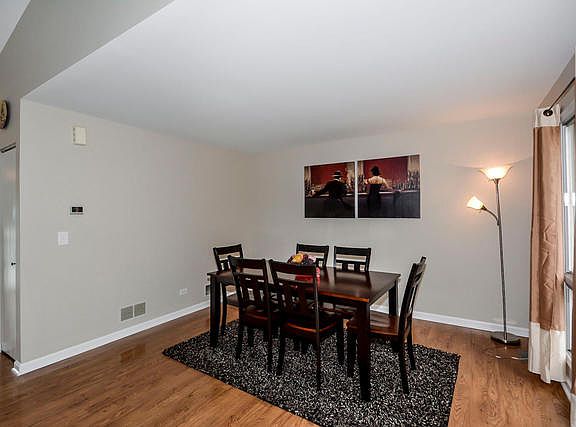 3rd image of 212 Southwood Cir