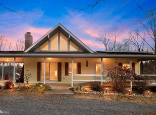 200 Hahns Ln, Toms Brook, VA 22660