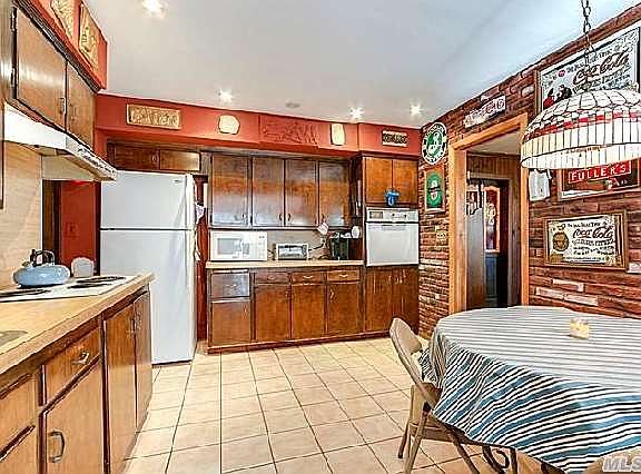 4th image of 160 W Olive St