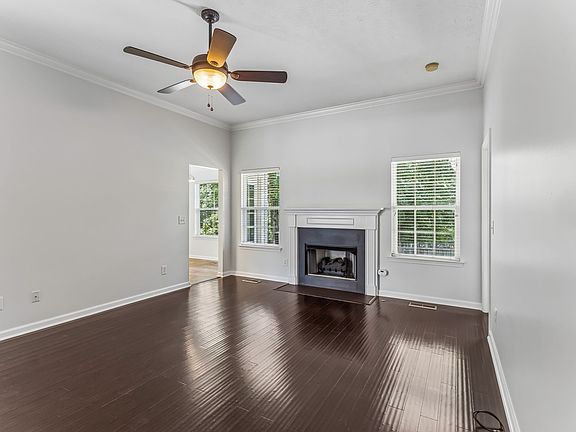 5th image of 1465 Brighton Cir