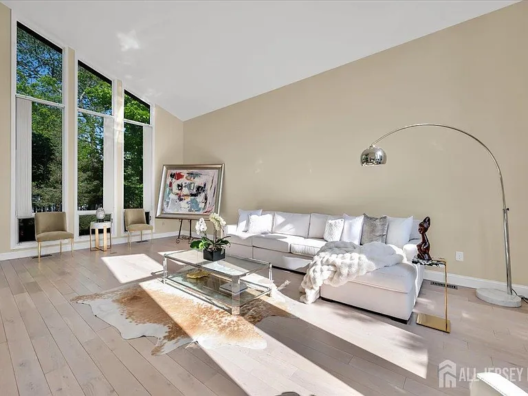 950 Sunset Rdg — Photo 7