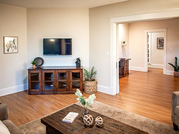 3rd image of 1111 W 12th Ave #1