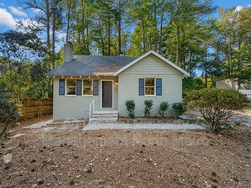 2 bed, 1.0 bath, 969 sqft, $1,800 — Photo 1