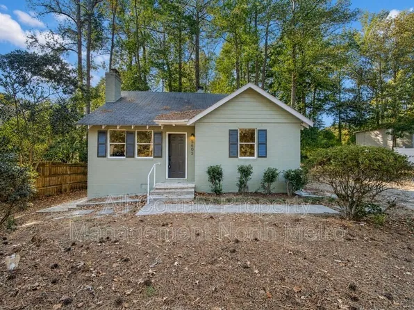 5602 Roberts Dr, Dunwoody, GA 30338