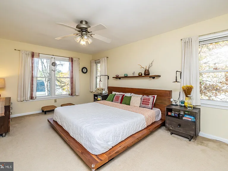 517 Summercroft Dr — Photo 24