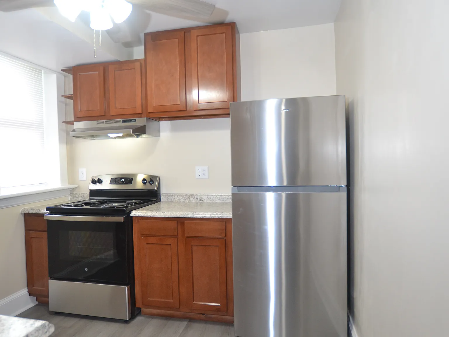 Studio, 750 sqft, $649 — Photo 3