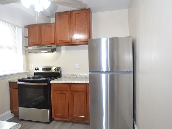 3rd image of 514 Main St #101