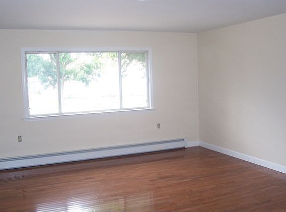 3rd image of 219 North Dr