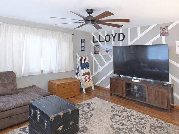 3rd image of 820 3rd Ave