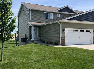 1016 Hummingbird Cir, Waterloo, IA 50702