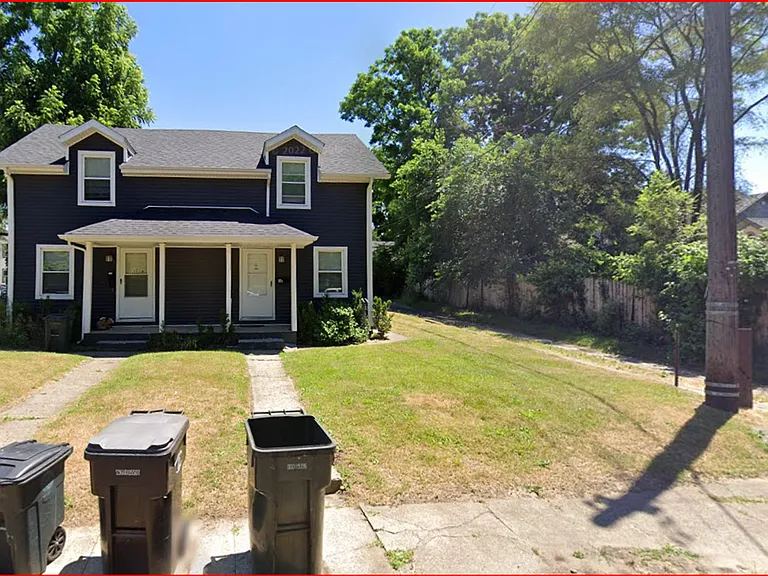 118 Saint Paul Pl — Photo 1