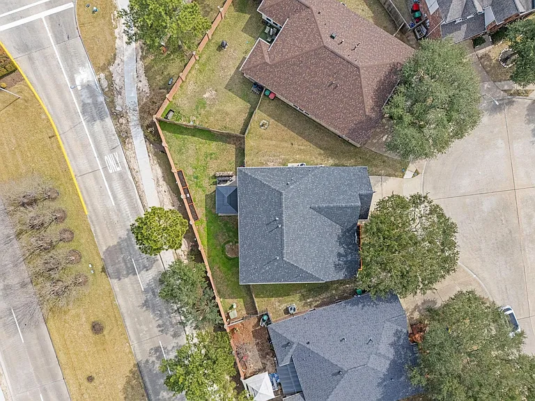 18210 Juniper Creek Ln — Photo 36