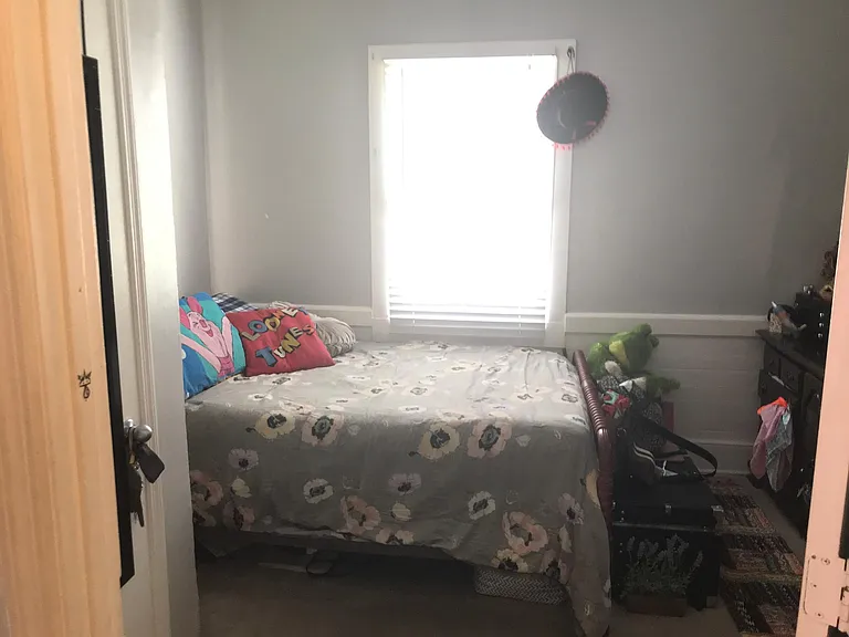 520 E Hall Ln — Photo 24