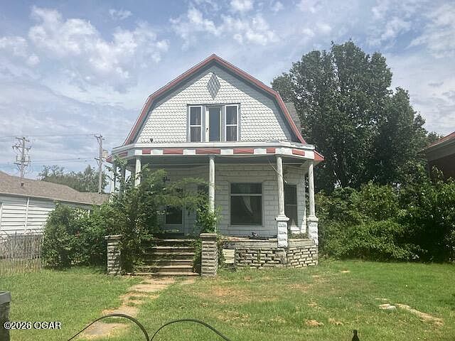 1st image of 111 W Walnut St