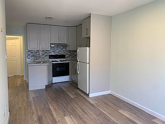 3rd image of 26-20 9th St #3R