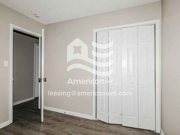820334_011_bedroom_11.jpg