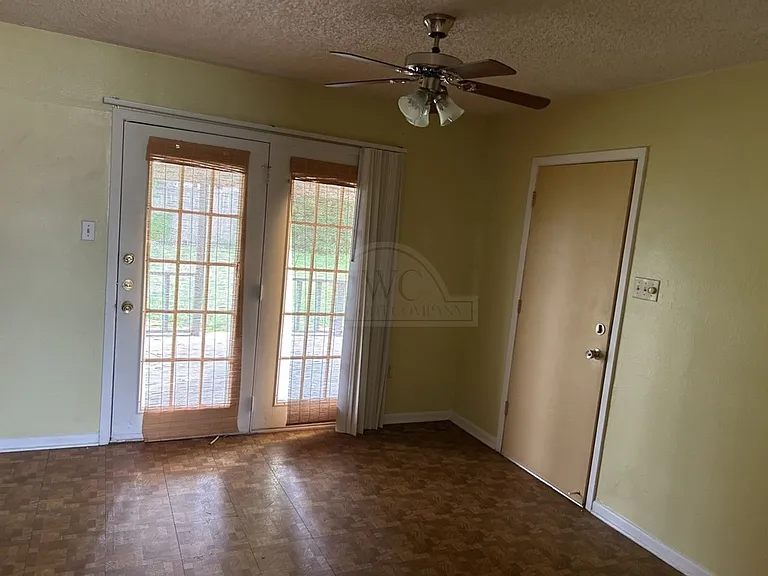 820 Michelle Dr — Photo 6