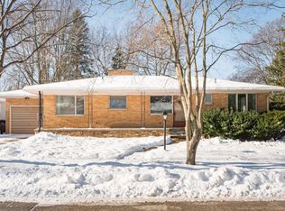 256 Itzen Ct, South Haven, MI 49090