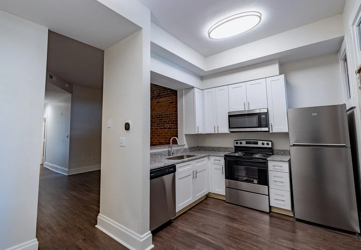 Lockerbie Court on Mass Ave — Photo 2