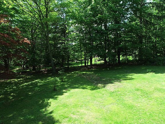 5th image of Knob Hill