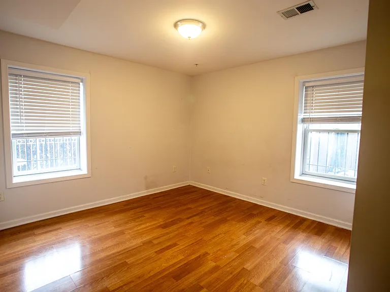 171 Clifford St #1 — Photo 15