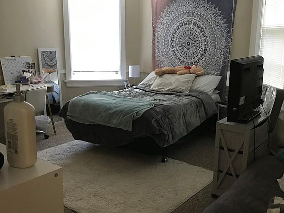 3rd image of 121 W Wabasha St APT 2
