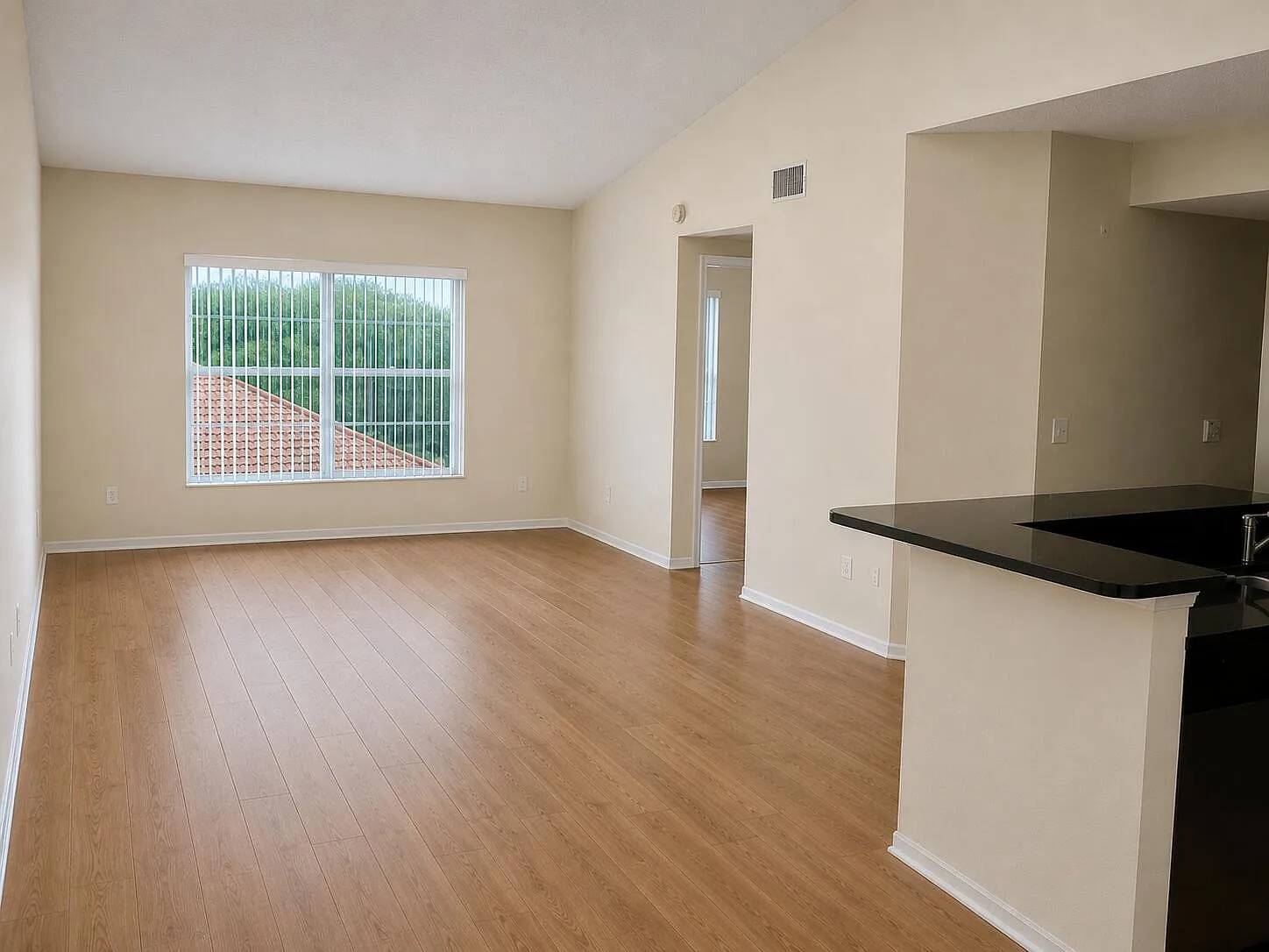 2 bed, 2.0 bath, 929 sqft, $2,000 — Photo 3