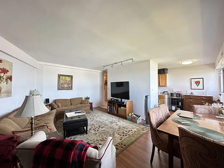 3410 N Lake Shore Dr #F13 — Photo 10