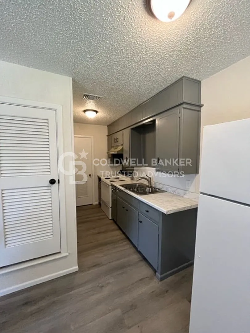 1 bed, 1.0 bath, $785 — Photo 2