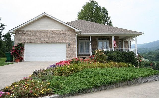 1st image of 150 Country Club Dr