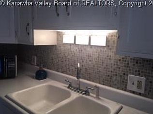 5th image of 102 Village Dr