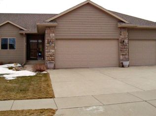 5212 S Chinook Ave, Sioux Falls, SD 57108