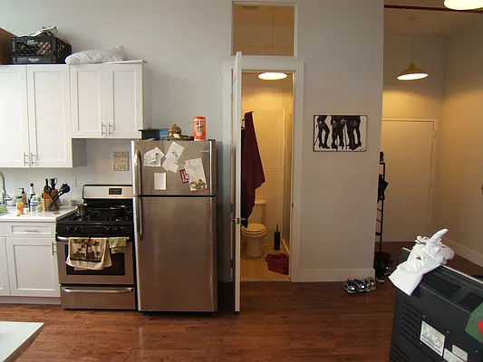 Rented by Joel Weisz, LREB | media 23