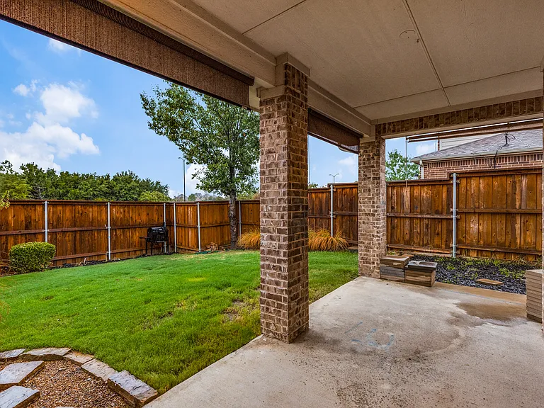592 Burning Oak Dr — Photo 23