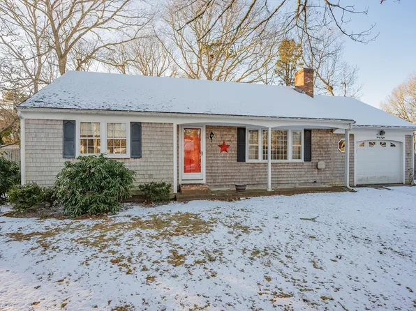 38 McNamara Ave, West Yarmouth, MA 02673