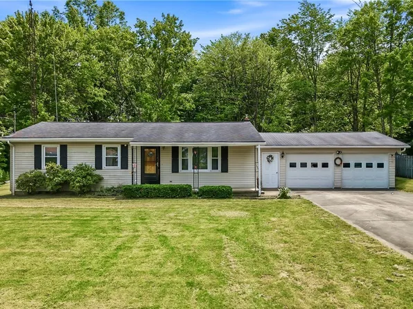 1280 Sterling Dr, Cortland, OH 44410