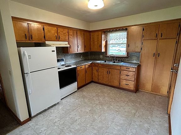 5th image of 201 W Center St APT 1