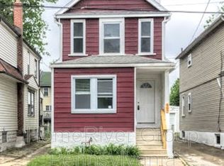 907 Chestnut St, Collingdale, PA 19023