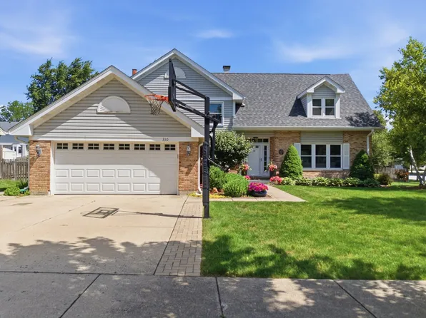 330 Sutcliffe Cir, Vernon Hills, IL 60061