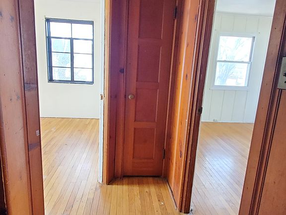 5th image of 1033-1035 Covert Ave