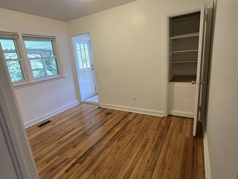 140 Arthur Rd — Photo 3