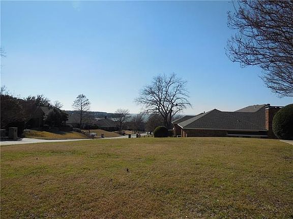 2nd image of 7 Lakeway Dr